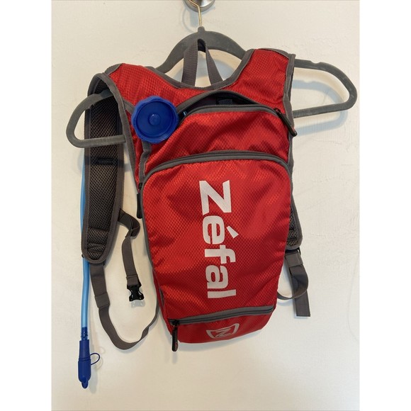 Zefal Outdoors Hiking, Biking 2 L Hydration Camel Water Bag Backpack Red & Grey - Picture 1 of 13